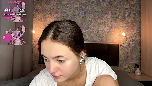 LoraDavi Chat XXX live