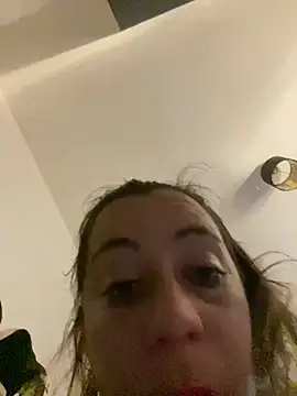 Lyannabuena69's Live XXX Chat