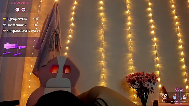 Онлайн чат XXX SaraCrow