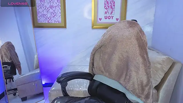 Evy_Luxx_v's Live XXX Chat