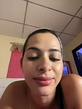 violetta-brown1's Live XXX Chat