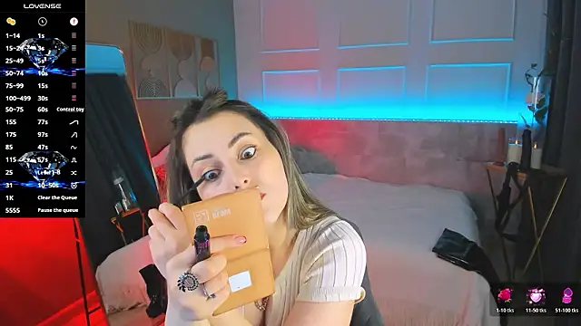 KylieMellow's Live XXX Chat