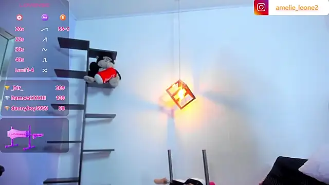 AMELIELEONE's Live XXX Chat