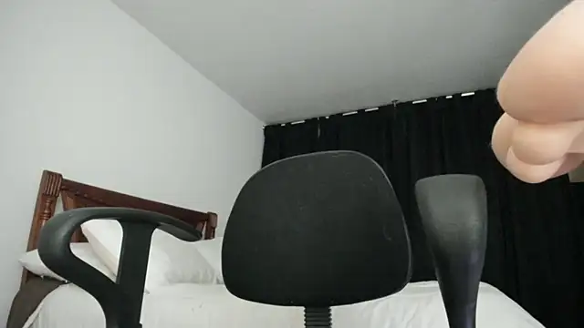 Chat +18 de Hat_girl ao vivo