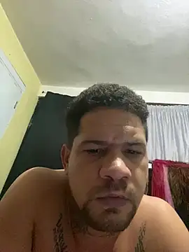 Dominicanobb: διαδικτυακό σόου στην κάμερα