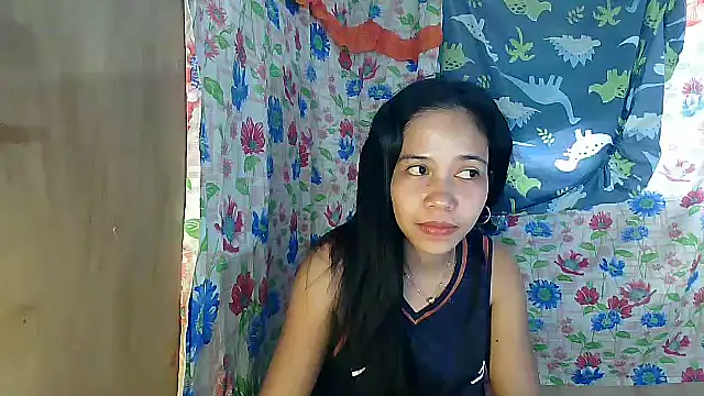 PinaySkinnyGirl's Live XXX Chat