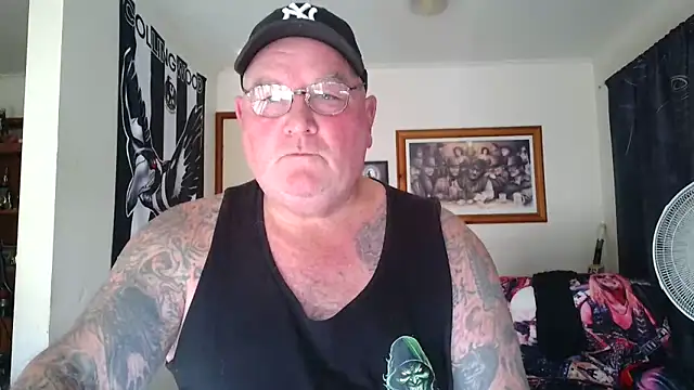 KINKYBLUEYES69 网络视讯表演