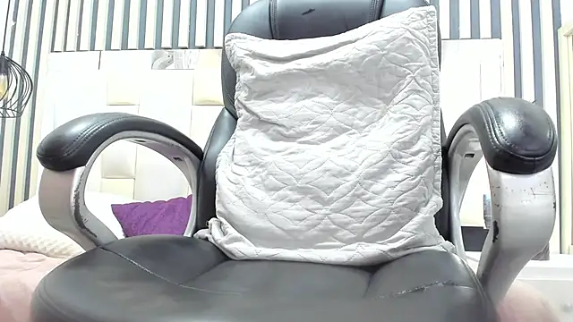 camila__herrera Adlı Modelin Canlı XXX Sohbeti