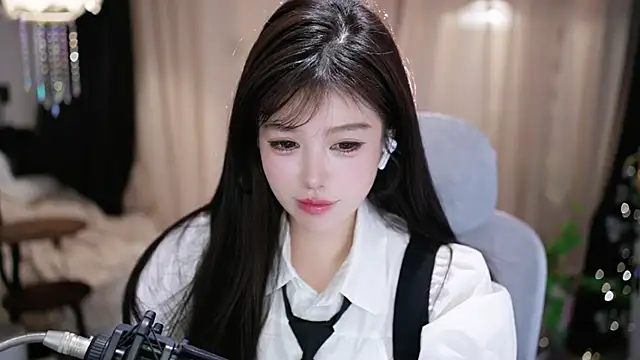 Cecily 现场XXX聊天