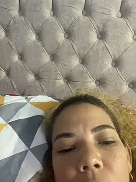 Crespita_Shy23 Chat XXX in diretta