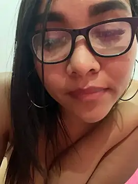 LargerPirate Adlı Modelin Canlı XXX Sohbeti