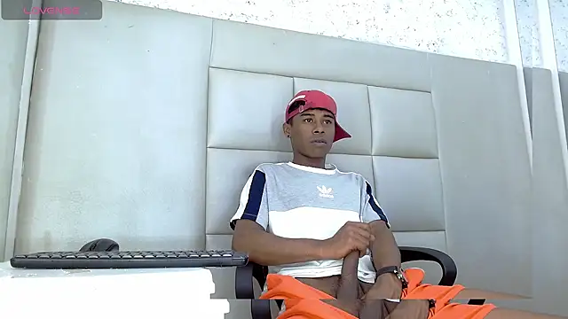 Pokazy przed kamerką – TonnyMarck