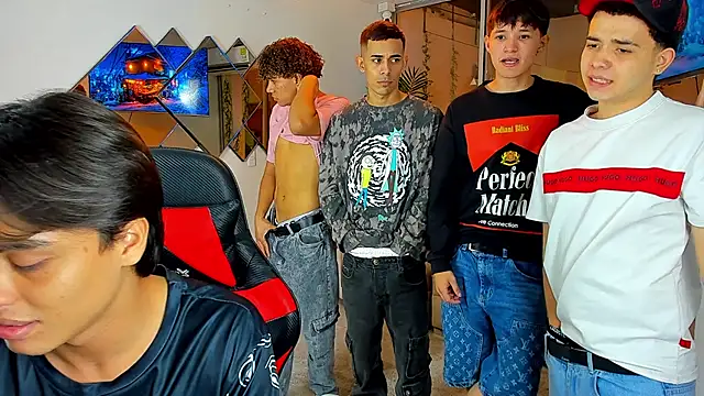 Pokazy przed kamerką – Houseofwarrios