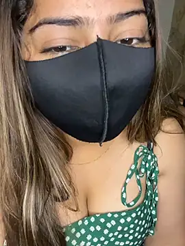 Chat +18 de _Hot_Rossy ao vivo