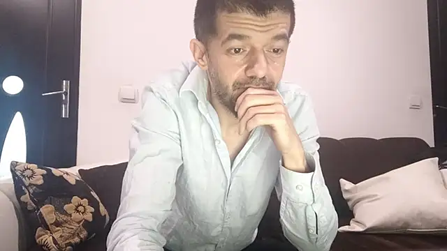 Dale_E Adlı Modelin Canlı XXX Sohbeti