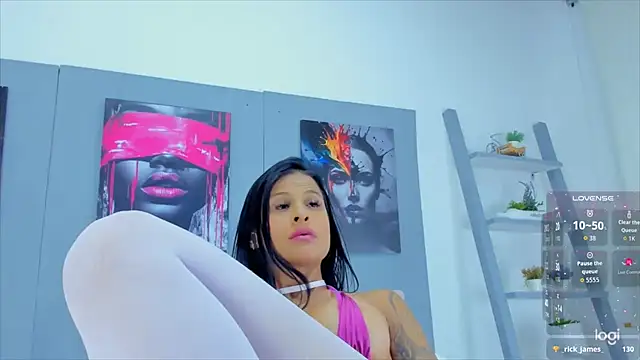 Chat +18 de AlessiaMarcu- ao vivo