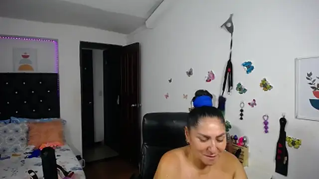 mature_bigboobs10's Live XXX Chat