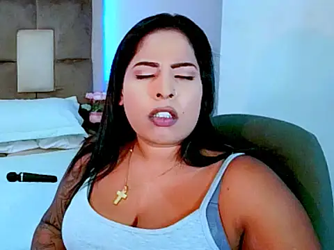 indiantopaz694u's Live XXX Chat