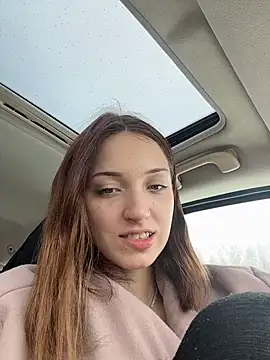 DollyTall: διαδικτυακό σόου στην κάμερα