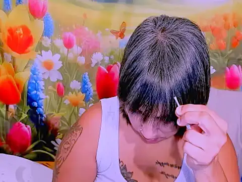 indianroxy Adlı Modelin Canlı XXX Sohbeti