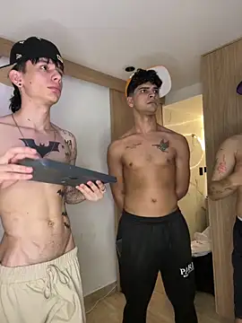 TheBatMansion Show Webcam