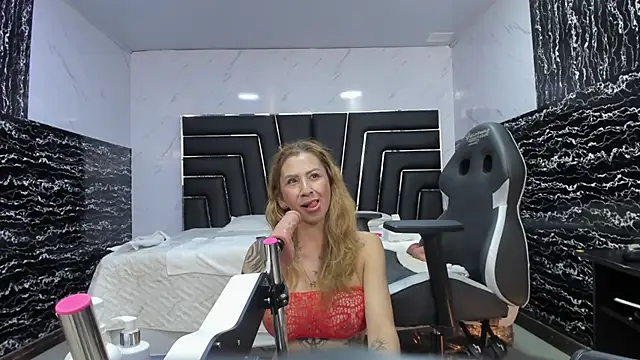 Chat XXX ao vivo de Ladyy_Scarlett