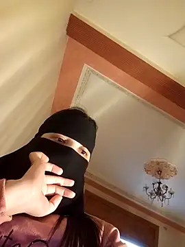 LONA-_- élő XXX-chatje