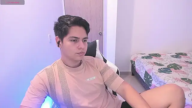 Asta_YunoXXX Show in webcam