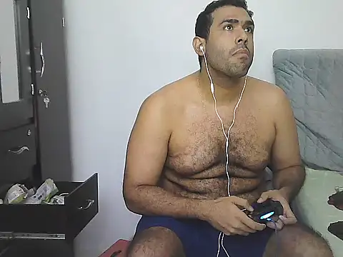 Онлайн чат XXX AlphaLatinoBear