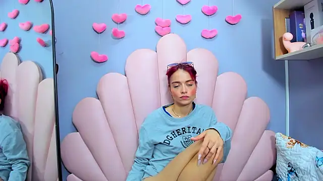 Chat +18 de luci_miller ao vivo