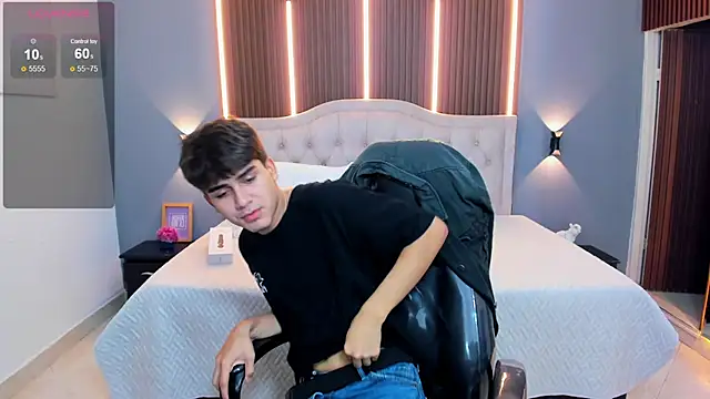 Chat XXX en directo de Tommy18__