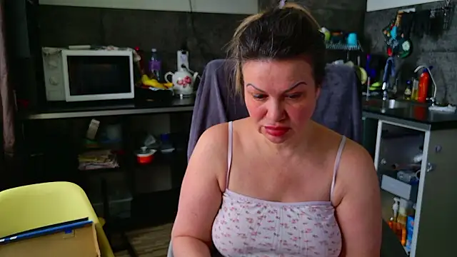 MishaMILF élő XXX-chatje