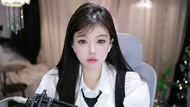 CecilyのライブXXXチャット