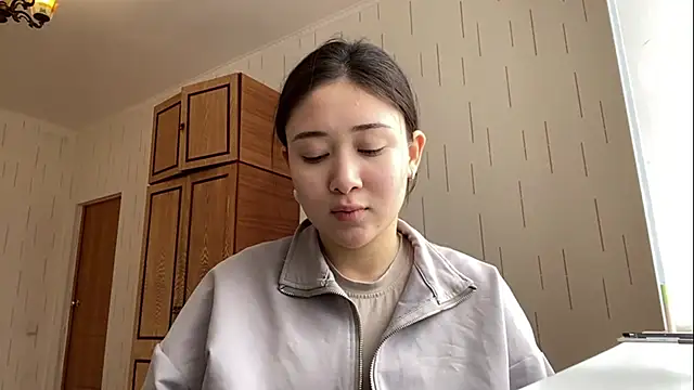 Chatroom XXX en direct de YourMiIa