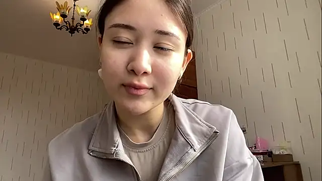 YourMiIa's Live XXX Chat