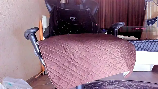 Chat XXX Live Cameltoe_squirt_inPants