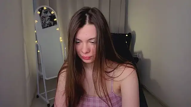 SiennaSayss Adlı Modelin Canlı XXX Sohbeti