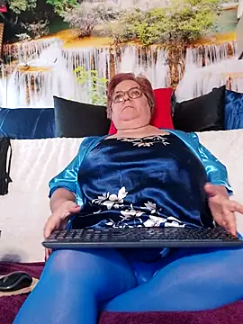 XXX chat uživo modela QueenPammy1