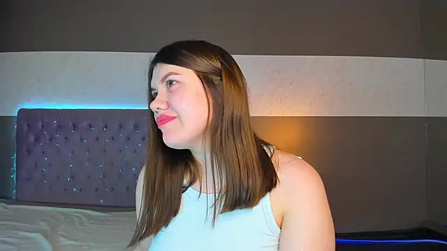 NikkiBusttのライブXXXチャット