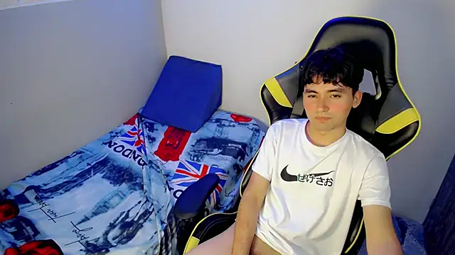 Luigii_ Show in webcam