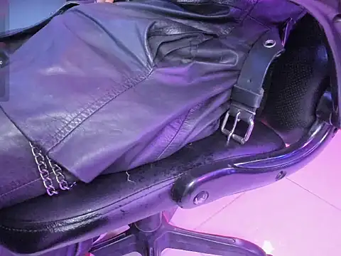 Pertunjukan Kamera Web Maximoking26