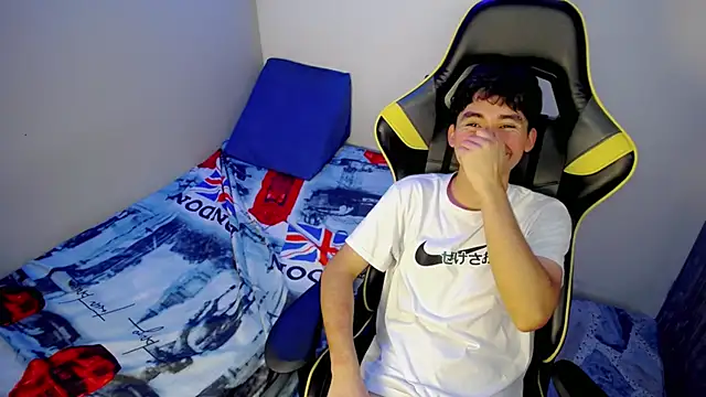 Luigii_ Live XXX-chat