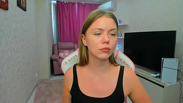 Онлайн чат XXX Strawberrye