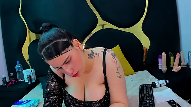 Criistaal_ Adlı Modelin Canlı XXX Sohbeti