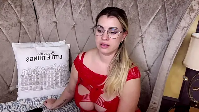 BustyGizelle 即時 XXX 聊天