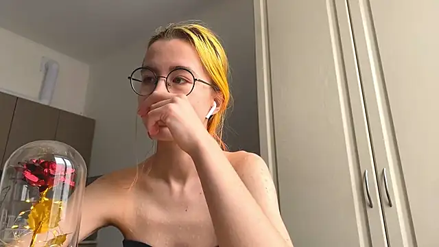 EmilyHein's Webcam Show