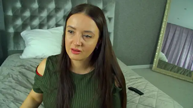 ElinaBellucci's Live XXX Chat