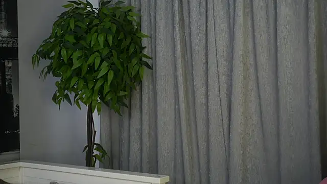 Chat +18 de LanaReals ao vivo