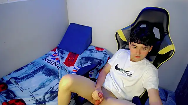 Luigii_ Show in webcam