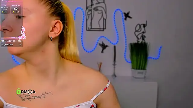 mila_glow1 élő XXX-chatje